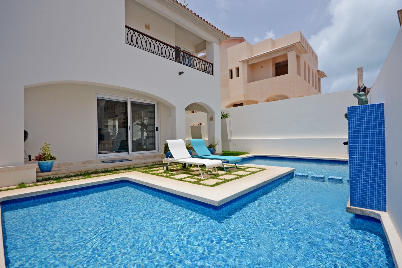 Casa La Mera Mora back yard pool